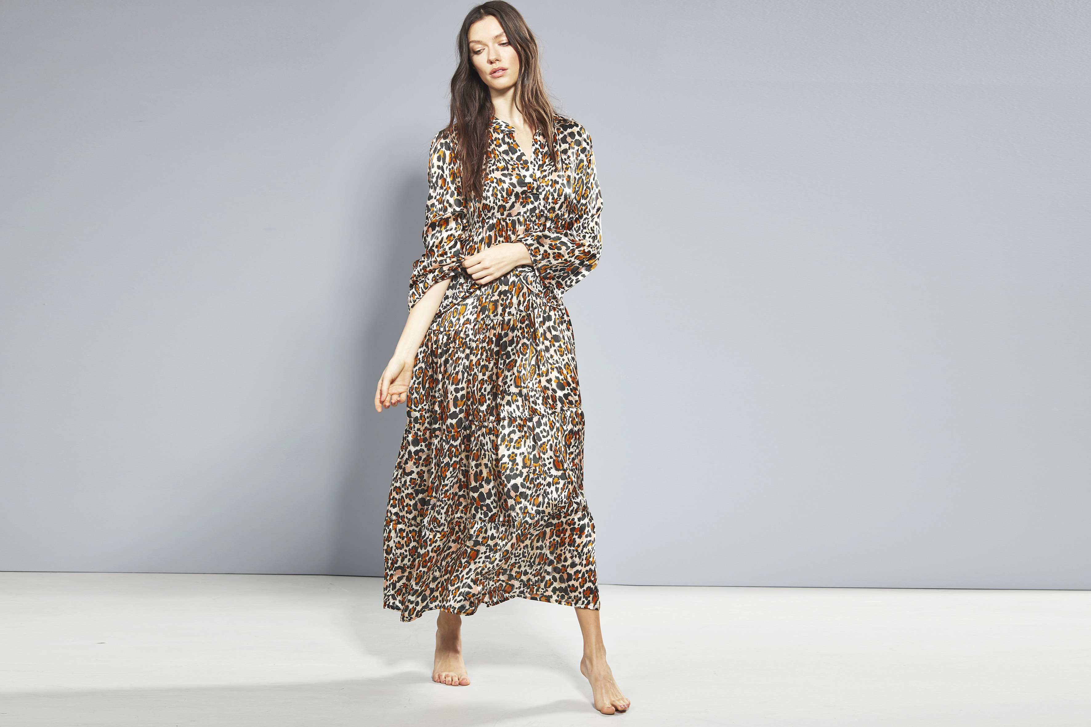 langes Kleid im animal Print